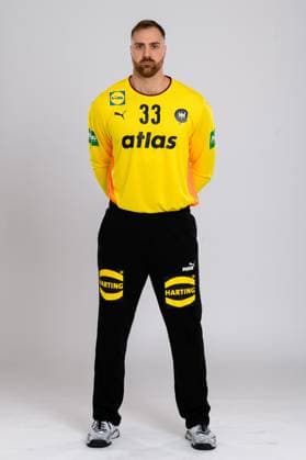 Muenchen: Handball DHB - 25 26 - Deutschland - Fotoshooting Torhueter Andreas Wolff (Deutschland) Portrait Gesicht Muenchen Bayern Deutschland *** Muenchen Handball DHB 25 26 Germany photoshoot goalkeeper Andreas Wolff Germany portrait face Muenchen Bavaria Germany