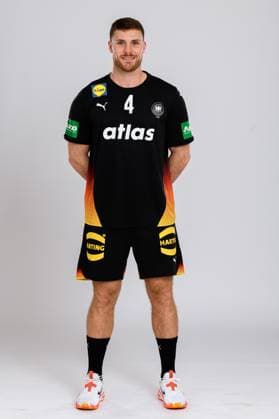 Muenchen: Handball DHB - 25 26 - Deutschland - Fotoshooting Johannes Golla (Deutschland) Muenchen Bayern Deutschland