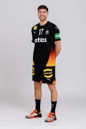 Muenchen: Handball DHB - 25 26 - Deutschland - Fotoshooting Lukas Zerbe (Deutschland) Muenchen Bayern Deutschland