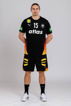 Muenchen: Handball DHB - 25 26 - Deutschland - Fotoshooting Juri Knorr (Deutschland) Portrait Gesicht Muenchen Bayern Deutschland *** Muenchen Handball DHB 25 26 Germany photo shoot Juri Knorr Germany portrait face Muenchen Bavaria Germany