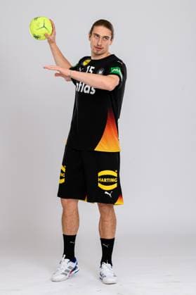 Muenchen: Handball DHB - 25 26 - Deutschland - Fotoshooting Juri Knorr (Deutschland) Muenchen Bayern Deutschland
