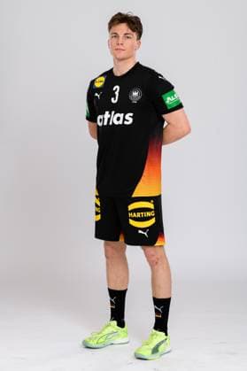 Muenchen: Handball DHB - 25 26 - Deutschland - Fotoshooting Nils Lichtlein (Deutschland) Einzelbild . Freisteller . Muenchen Bayern Deutschland