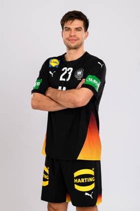 Muenchen: Handball DHB - 25 26 - Deutschland - Fotoshooting Renars Uscins (Deutschland) Einzelbild . Freisteller . Muenchen Bayern Deutschland