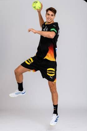 Muenchen: Handball DHB - 25 26 - Deutschland - Fotoshooting Julian Köster Koester (Deutschland) Muenchen Bayern Deutschland