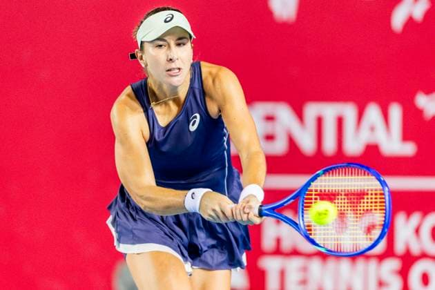 HONG KONG, CHINA - OCTOBER 28: Belinda Bencic of Switzerland in action during the women™s singles round of 32 matches against Aliaksandra Sasnovich on day two of the Prudential Hong Kong Tennis Open at Victoria Park on October 28, 2025 in Hong Kong, China. (Photo by Yu Chun Christopher Wong Eurasia Images) Hong Kong Hong Kong China Copyright: x2025xEurasiaxSportxImagesx jp-en-EuSpIm-cw5_WTAHKG_20251028_2058