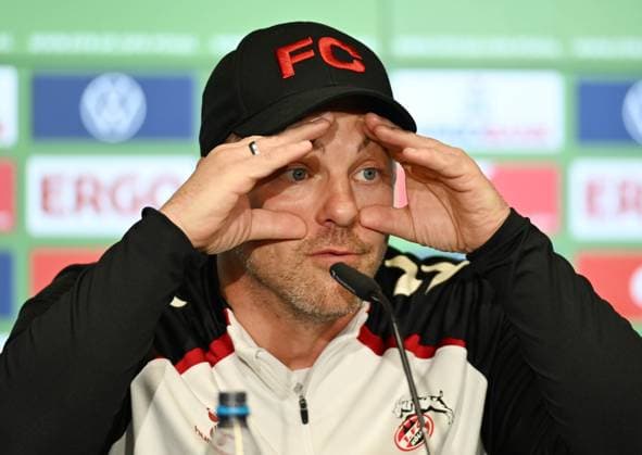 28.10.2025, xophax, Fussball , DFB - Pokal , 2.Runde Saison 2025 2026 1.FC Köln Pressekonferenz vor dem DFB - Pokal Spiel gegen Bayern München Trainer Lukas Kwasniok Köln