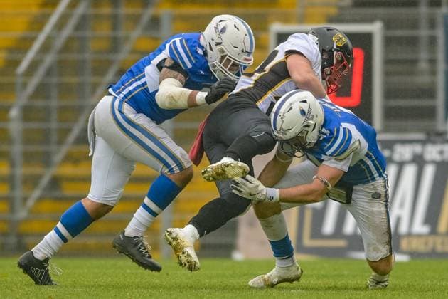 Leon Helm (Team Germany, 44) catches the ball and got tackled, Team Germany vs Team Italy, American Football, European Championship, EM, Europameisterschaft Bronze Game, Season 2025, 28.10.2025, Krefeld Grotenburg Stadion Germany Copyright: xFootxBowl JUSTxSHOTSx