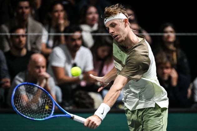 October 28, 2025, Nanterre, France, France: Denis SHAPOVALOV of Canada during the second day of the Rolex Paris Masters 1000 tennis tournament at Accor Arena on October 28, 2025 in Nanterre near Paris, France. Nanterre France - ZUMAm308 20251028_zsp_m308_035 Copyright: xMatthieuxMirvillex