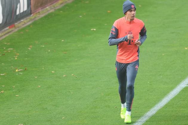 Jamal Musiala, beim Reha-Training, nach Wadenbeinbruch, Sprunggelenksluxation, Fussball FC Bayern München Training an der Säbenerstrasse 28.10.2025 FOTO: Mladen Lackovic LakoPress