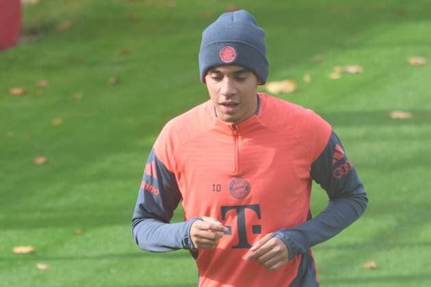 Jamal Musiala, beim Reha-Training, nach Wadenbeinbruch, Sprunggelenksluxation, Fussball FC Bayern München Training an der Säbenerstrasse 28.10.2025 FOTO: Mladen Lackovic LakoPress