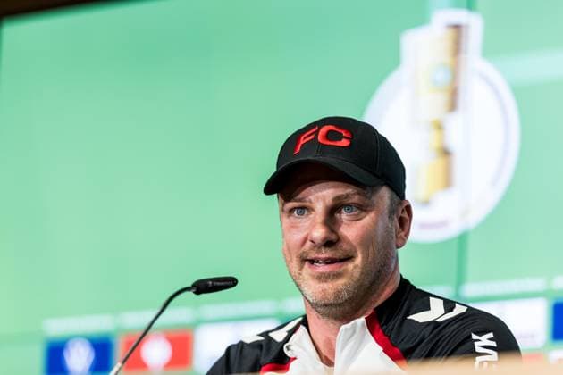 Pressconference 1. FC Koeln, 28.10.2025 COLOGNE, GERMANY - OCTOBER 28: Lukas Kwasniok (Head Coach 1. FC Koeln) during the pre game press conference, PK, Pressekonferenz before the DFB Pokal match between 1. FC Koeln and FC Bayern Muenchen at RheinEnergiestadion on October 28, 2025 in Cologne, Germany. DFB REGULATIONS PROHIBIT ANY USE OF PHOTOGRAPHS AS IMAGE SEQUENCES AND OR QUASI-VIDEO. Copyright: xBEAUTIFULxSPORTS Wunderlx