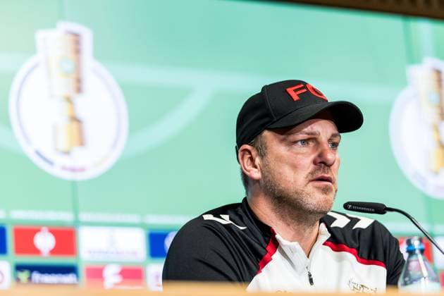 COLOGNE, GERMANY - OCTOBER 28: Lukas Kwasniok (Head Coach 1. FC Koeln) during the pre game press conference, PK, Pressekonferenz before the DFB Pokal match between 1. FC Koeln and FC Bayern Muenchen at RheinEnergiestadion on October 28, 2025 in Cologne, Germany. DFB REGULATIONS PROHIBIT ANY USE OF PHOTOGRAPHS AS IMAGE SEQUENCES AND OR QUASI-VIDEO. North Rhine Westphalia Germany Copyright: xBEAUTIFULxSPORTS Wunderlx