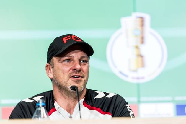 Pressconference 1. FC Koeln, 28.10.2025 COLOGNE, GERMANY - OCTOBER 28: Lukas Kwasniok (Head Coach 1. FC Koeln) during the pre game press conference, PK, Pressekonferenz before the DFB Pokal match between 1. FC Koeln and FC Bayern Muenchen at RheinEnergiestadion on October 28, 2025 in Cologne, Germany. DFB REGULATIONS PROHIBIT ANY USE OF PHOTOGRAPHS AS IMAGE SEQUENCES AND OR QUASI-VIDEO. Copyright: xBEAUTIFULxSPORTS Wunderlx