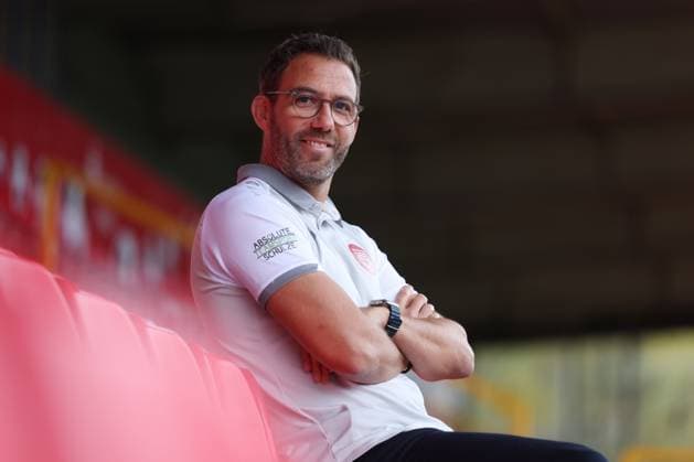 Boris Schommers (SI) wird als neuer Trainer der Sportfreunde Siegen vorgestellt. Fussball Regionalliga West, Sportfreunde Siegen, am 28.10.2025 in Siegen Deutschland.