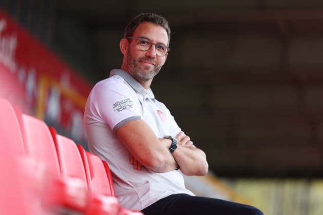 Boris Schommers (SI) wird als neuer Trainer der Sportfreunde Siegen vorgestellt. Fussball Regionalliga West, Sportfreunde Siegen, am 28.10.2025 in Siegen Deutschland.