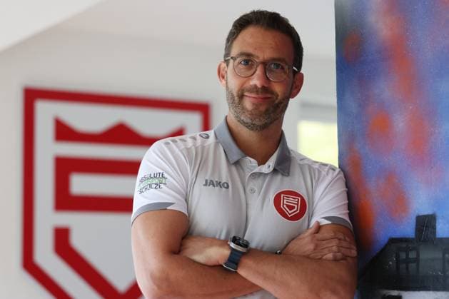 Boris Schommers (SI) wird als neuer Trainer der Sportfreunde Siegen vorgestellt. Fussball Regionalliga West, Sportfreunde Siegen, am 28.10.2025 in Siegen Deutschland.
