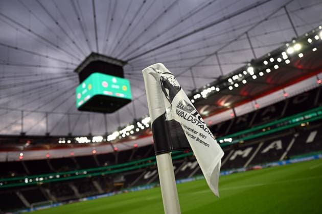 28.10.2025, xjhx, Fussball DFB Pokal 2.Runde, Eintracht Frankfurt - Borussia Dortmund v.l. Stadionansicht Innenraum, Rasen (DFL DFB REGULATIONS PROHIBIT ANY USE OF PHOTOGRAPHS as IMAGE SEQUENCES and or QUASI-VIDEO) Frankfurt am Main