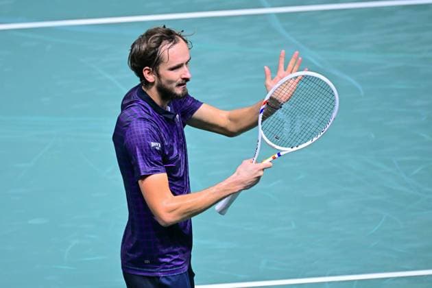 TENNIS : Rolex Paris Masters - Paris - 28 10 2025 Daniil MEDVEDEV ( Russia ) celebrates his victory during the Rolex Paris Masters at Paris La Defense Arena on October 28, 2025 in Nanterre, France. (Photo by Federico Pestellini PSNewz ) ParisFrance  Copyright: xFedericoxPestellinix