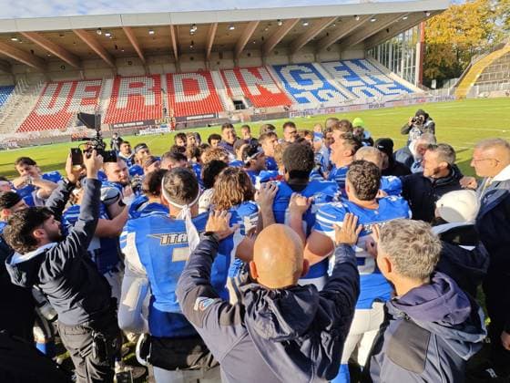 28.10.2025 xkhx Krefeld Grotenburg-Stadion American-Football-Europameisterschaft 2025 Italien - Deutschland Spiel um Platz 3 Italien gewinnt das kleine Finale um Platz 3 und jubelt.