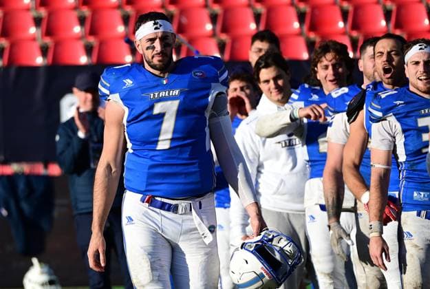 28.10.2025 xkhx Krefeld Grotenburg-Stadion American-Football-Europameisterschaft 2025 Italien - Deutschland Spiel um Platz 3 Italien gewinnt das kleine Finale um Platz 3 und jubelt. hier Zahradka Luke (7, ITA)