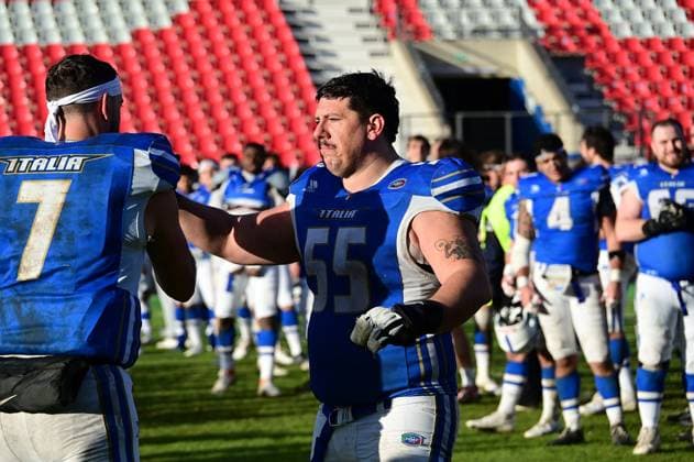 28.10.2025 xkhx Krefeld Grotenburg-Stadion American-Football-Europameisterschaft 2025 Italien - Deutschland Spiel um Platz 3 Italien gewinnt das kleine Finale um Platz 3 und jubelt. hier Zahradka Luke (7, ITA) und Vergani Alessandro (55, ITA)