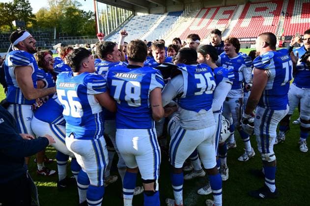 28.10.2025 xkhx Krefeld Grotenburg-Stadion American-Football-Europameisterschaft 2025 Italien - Deutschland Spiel um Platz 3 Italien gewinnt das kleine Finale um Platz 3 und jubelt.