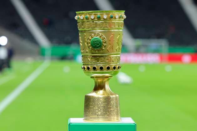 Der DFB-Pokal steht auf einem Tisch, DFB-Pokal, Eintracht Frankfurt v Borussia Dortmund, Deutsche Bank Park am 28. October 2025 in Frankfurt, Deutschland. (Foto von Marco Steinbrenner DeFodi Images) The DFB Cup is on a table, DFB-Pokal, Eintracht Frankfurt v Borussia Dortmund, Deutsche Bank Park, October 28, 2025 in Frankfurt, Germany. (Photo by Marco Steinbrenner DeFodi Images) DFB DFL REGULATIONS PROHIBIT ANY USE OF PHOTOGRAPHS AS IMAGE SEQUENCES AND OR QUASI-VIDEO. The DFB Cup is on a table, DFB Pokal, Eintracht Frankfurt v Borussia Dortmund, Deutsche Bank Park, October 28, 2025 in Frankfurt, Germany Photo by Marco Steinbrenner DeFodi Images The DFB Cup is on a table, DFB Pokal, Eintracht Frankfurt v Borussia Dortmund, Deutsche Bank Park, October 28, 2025 in Frankfurt, Germany Photo by Marco Steinbrenner DeFodi Images DFB DFL REGULATIONS PROHIBIT ANY USE OF PHOTOGRAPHS AS IMAGE SEQUENCES AND OR QUASI VIDEO