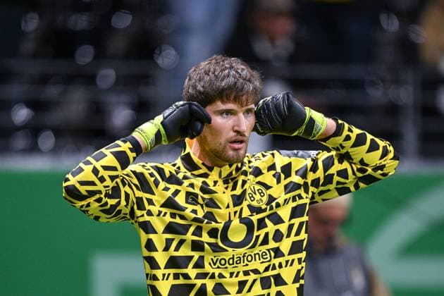 26.10.2025, Fussball, DFB-Pokal, 2.Runde, Saison 2025 2026, Eintracht Frankfurt - Borussia Dortmund, Torwart Gregor Kobel (Borussia Dortmund) xRHR-FOTO TKx Copyright: RHR-FOTOx RHR-FOTO TK