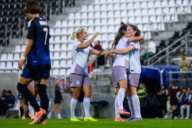 251028 Signe Gaupset and Guro Reiten of Norway celebrate after 1-0 during the International Friendly, Länderspiel, Nationalmannschaft football match between Norway and Japan on October 28, 2025 in La Linea. Photo: Ludvig Thunman BILDBYRAN kod LT LT0742 fotboll football soccer fotball norge norway japan dam bbeng privatlandskamp international friendly träningsmatch landskamp jubel Copyright: LUDVIGxTHUNMAN BB251028LT036