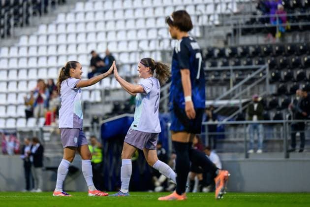 251028 Signe Gaupset and Guro Reiten of Norway celebrate after 1-0 during the International Friendly, Länderspiel, Nationalmannschaft football match between Norway and Japan on October 28, 2025 in La Linea. Photo: Ludvig Thunman BILDBYRAN kod LT LT0742 fotboll football soccer fotball norge norway japan dam bbeng privatlandskamp international friendly träningsmatch landskamp jubel Copyright: LUDVIGxTHUNMAN BB251028LT038