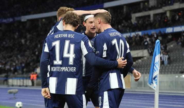 Michael Cuisance jubelt nach 1:0, Fabian Reese, Maurice Krattenmacher Freude Emotion Jubel Fußball Fussball DFB Pokal 2. Runde Herren Saison 2025 2026 28.10.2025 Hertha BSC Berlin vs. SV Elversberg DFL regulations prohibit any use of photographs as image sequences and or quasi-video