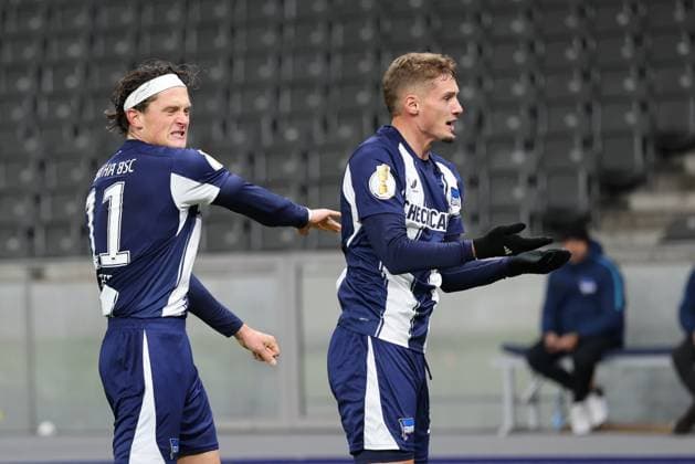 BERLIN, GERMANY - OCTOBER 28: goal, celebration, cheering. Michaël Cuisance (Hertha BSC 10) celebrates scoring the 1:0 goal with his teammate Fabian Reese (Hertha BSC 11) during the DFB Cup match (round 2) between Hertha BSC vs SV Elversberg at Olympiastadion on October 28, 2025 in Berlin, Germany. DFL REGULATIONS PROHIBIT ANY USE OF PHOTOGRAPHS AS IMAGE SEQUENCES AND OR QUASI-VIDEO. Berlin Germany Copyright: xBEAUTIFULxSPORTS Frankex
