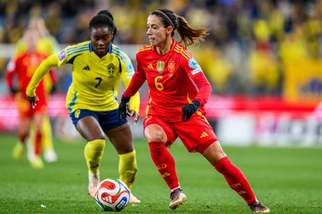251028 Monica Jusu Bah of Sweden and Aitana Bonmati of Spain during the Women s Nations League semifinal between Sweden and Spain on October 28, 2025 in Gothenburg. Photo: Carl Sandin BILDBYRAN kod CS MI0896 fotboll football soccer fotball nations league uefa womens nations league semifinal semifinals sverige sweden spanien spain dam bbeng Copyright: CARLxSANDIN BB251028CS029
