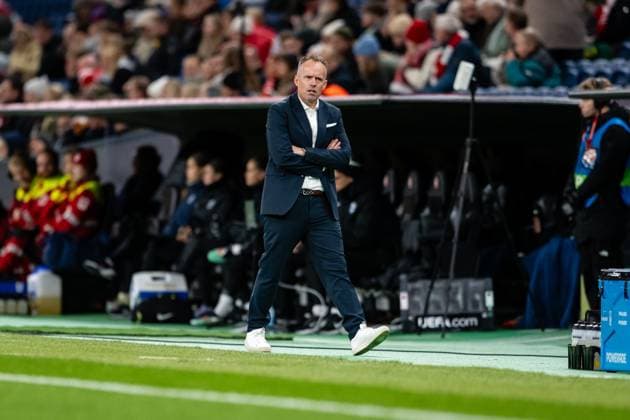 Denmark v Finland, UEFA Nations League Women, Copenhagen, Denmark Copenhagen, Denmark. 28th, October 2025. Head coach Jakob Michelsen of Denmark seen during the UEFA Nations League match between Denmark and Finland at Parken in Copenhagen. Denmark, Copenhagen  Copyright: xGonzalesxPhoto TobiasxJorgensenx