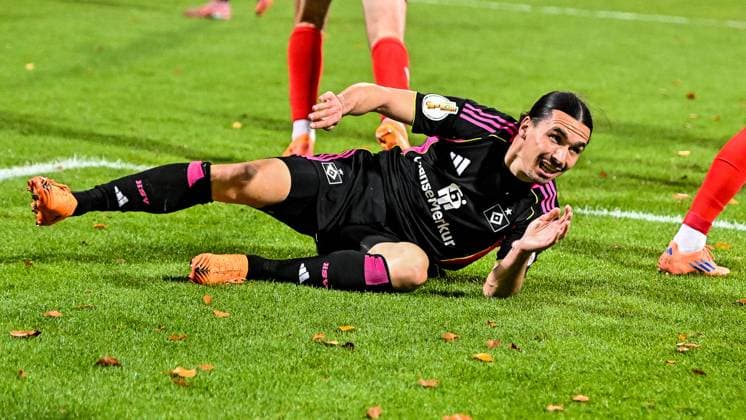 GER, DFB Pokal, 1. FC Heidenheim vs Hamburger SV 28.10.2025, Voith-Arena, Heidenheim, GER, DFB Pokal, 1. FC Heidenheim vs Hamburger SV, im Bild Rayan Philippe (Hamburger SV, 14) nach vergebener Torchance