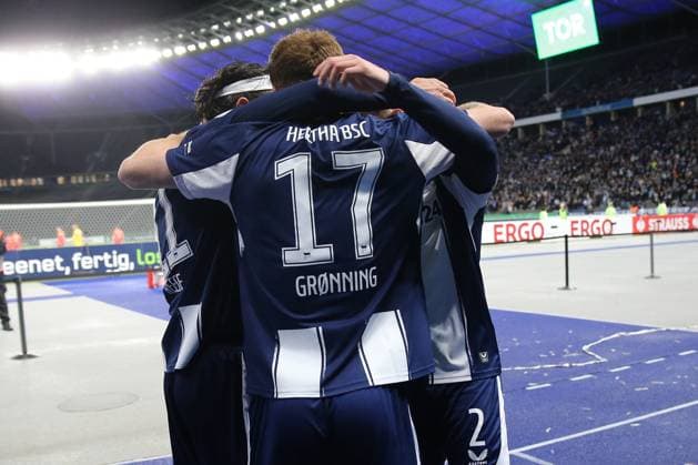 28.10.2025, xmohx, Fussball DFB Pokal 2.Runde, Hertha BSC Berlin - SV Elversberg v.l. Torjubel nach dem Tor zum celebrating the goal celebrate 2:0 durch Sebastian Grönning mit Fabian Reese (Hertha BSC Berlin) (DFL DFB REGULATIONS PROHIBIT ANY USE OF PHOTOGRAPHS as IMAGE SEQUENCES and or QUASI-VIDEO) Berlin