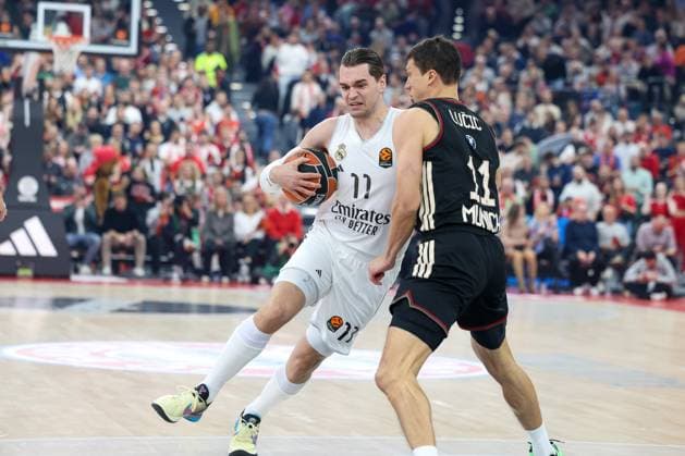 Mario Hezonja (Real Madrid, 11) mit Vladimir Lucic (FC Bayern Basketball, 11), GER, FC Bayern Basketball vs. Real Madrid, Basketball, Euroleague, 7. Spieltag, Saison 2025 2026, 28.10.2025, GER, FC Bayern Basketball vs. Real Madrid, Basketball, Euroleague, 7. Spieltag, Saison 2025 2026, 28.10.2025 Muenchen Copyright: xEibner-Pressefoto JennixMaulx EP_JML