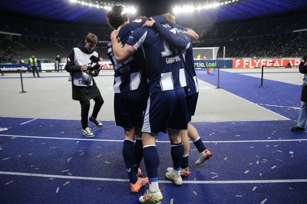 28.10.2025, xmohx, Fussball DFB Pokal 2.Runde, Hertha BSC Berlin - SV Elversberg v.l. Torjubel nach dem Tor zum celebrating the goal celebrate 2:0 durch Sebastian Grönning mit Fabian Reese (Hertha BSC Berlin) (DFL DFB REGULATIONS PROHIBIT ANY USE OF PHOTOGRAPHS as IMAGE SEQUENCES and or QUASI-VIDEO) Berlin