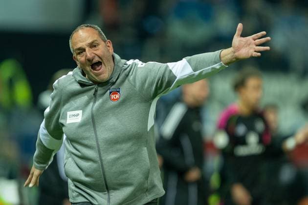 Frank Schmidt (FC Heidenheim, Chef-Trainer), negative Emotionen, Geste, gestikuliert, GER, 1. FC Heidenheim vs. Hamburger SV, Fussball, DFB Pokal, 2. Runde, Spielzeit 2025 2026, 28.10.2025, DFL DFB REGULATIONS PROHIBIT ANY USE OF PHOTOGRAPHS AS IMAGE SEQUENCES AND OR QUASI-VIDEO, GER, 1. FC Heidenheim vs. Hamburger SV, Fussball, DFB Pokal, 2. Runde, Spielzeit 2025 2026, 28.10.2025 Heidenheim Copyright: xEibner-Pressefotox EP_EER
