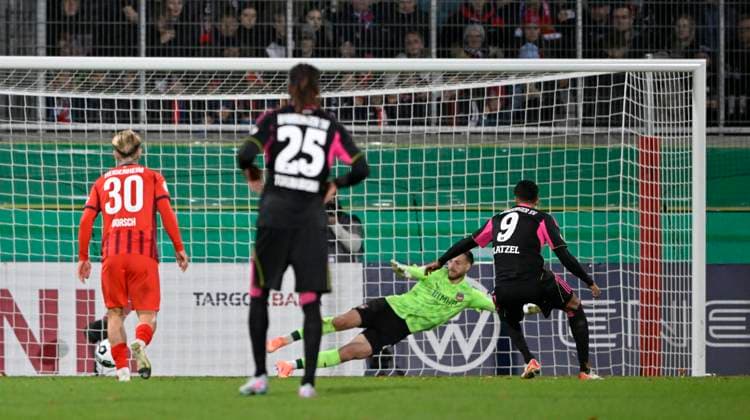 TOR zum 0:1 Robert Glatzel Hamburger SV HSV (09) Elfmeter, Strafstoss Torschuss Aktion Torchance 1. FC Heidenheim 1846 FCH vs Hamburger SV HSV DFB-Pokal Zweite Runde 28.10.2025 DFL REGULATIONS PROHIBIT ANY USE OF PHOTOGRAPHS AS IMAGE SEQUENCES AND OR QUASI-VIDEO 1. FC Heidenheim 1846 FCH vs Hamburger SV HSV