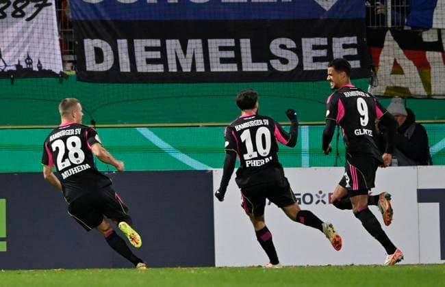 TOR zum 0:1 Robert Glatzel Hamburger SV HSV (09) Torjubel Miro Muheim Hamburger SV HSV (28) Immanuel Pherai Hamburger SV HSV (10) 1. FC Heidenheim 1846 FCH vs Hamburger SV HSV DFB-Pokal Zweite Runde 28.10.2025 DFL REGULATIONS PROHIBIT ANY USE OF PHOTOGRAPHS AS IMAGE SEQUENCES AND OR QUASI-VIDEO 1. FC Heidenheim 1846 FCH vs Hamburger SV HSV