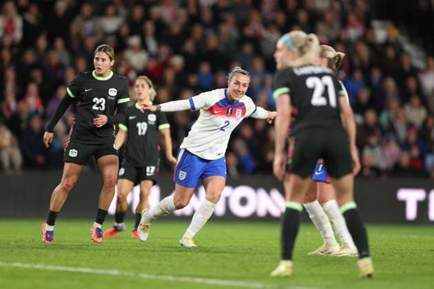 Lucy Bronze of England celebrates a goal 2-0. England Women v Australia Women, International Friendly, Länderspiel, Nationalmannschaft Football, Pride Park, Derby, UK - 28 Oct 2025Derby Pride Park United Kingdom EDITORIAL USE ONLY No use with unauthorised audio, video, data, fixture lists, club league logos or live services. Online in-match use limited to 120 images, no video emulation. No use in betting, games or single club league player publications.  Copyright: xRyanxBrowne Shutterstockx 15623658ai
