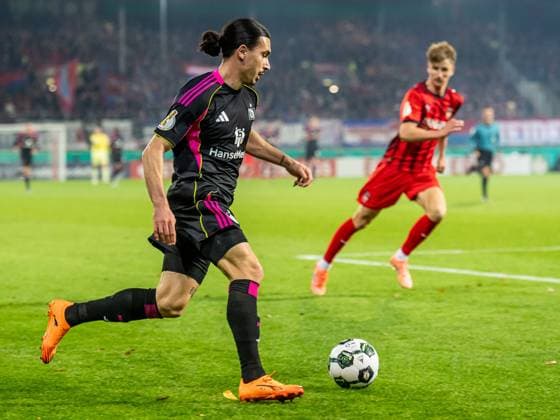 Rayan Philippe (Hamburger SV, 14) am Ball, GER, 1. FC Heidenheim vs. Hamburger SV, Fussball, DFB-Pokal, Spielzeit 2025 2026, 28.10.2025, DFB DFL regulations prohibit any use of photographs as image sequences and or quasi-video. GER, 1. FC Heidenheim vs. Hamburger SV, Fussball, DFB-Pokal, Spielzeit 2025 2026, 28.10.2025 Heidenheim Copyright: xMichaelxSchmidt Eibner-Pressefotx EP_MST