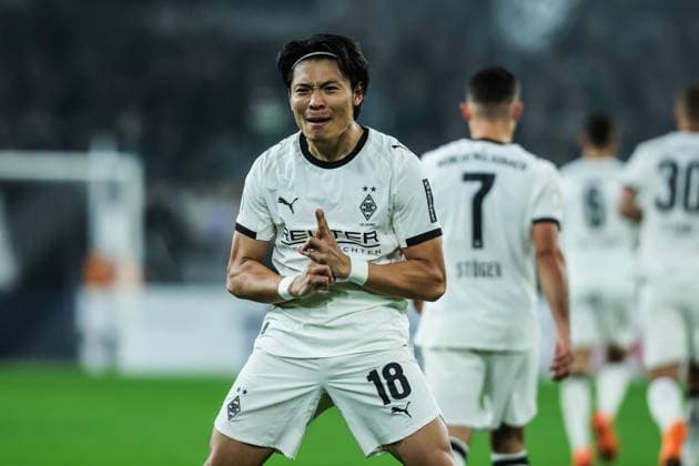 Fussball, DFB-Pokal Saison 2025 2026 2. Runde Borussia Mönchengladbach - Karlsruher SC 28.10.2025, BORUSSIA-PARK Torjubel Borussia Mönchengladbach nach dem Tor zum 1-0 durch Shuto Machino (Borussia Mönchengladbach, 18) der Torschütze freut sich Mönchengladbach BORUSSIA-PARK Nordrhein-Westfalen Deutschland
