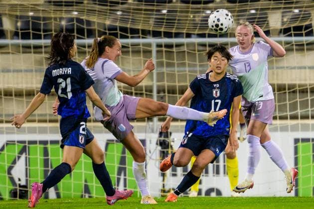 251028 Marit Bratberg Lund and Thea Bjelde of Norway and Miyabi Moariya and Maika Hamano of Japan during the International Friendly, Länderspiel, Nationalmannschaft football match between Norway and Japan on October 28, 2025 in La Linea. Photo: Ludvig Thunman BILDBYRAN kod LT LT0742 fotboll football soccer fotball norge norway japan dam bbeng privatlandskamp international friendly träningsmatch landskamp Copyright: LUDVIGxTHUNMAN BB251028LT106