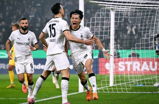 Fussball, DFB Pokal, Deutschland, Herren, Saison 2025 2026, 2. Runde, Borussia Park Mönchengladbach, Bor. Mönchengladbach - Karlsruher SC; Jubel Shuto Machino (BMG) nach seinem Tor zum 1:0. Jubel, Freude, Aktion.