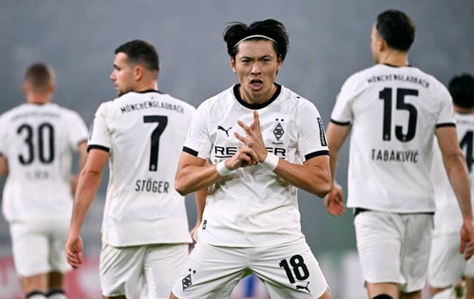 Fussball, DFB Pokal, Deutschland, Herren, Saison 2025 2026, 2. Runde, Borussia Park Mönchengladbach, Bor. Mönchengladbach - Karlsruher SC; Jubel Shuto Machino (BMG) nach seinem Tor zum 1:0. Jubel, Freude, Aktion.
