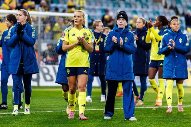 251028 Smilla Holmberg and Anna Sandberg of Sweden after the Women s Nations League semifinal between Sweden and Spain on October 28, 2025 in Gothenburg. Photo: Michael Erichsen BILDBYRAN COP 89 MI0896 fotboll football soccer fotball nations league uefa womens nations league semifinal semifinals sverige sweden spanien spain dam bbeng Copyright: MICHAELxERICHSEN BB251028MI065