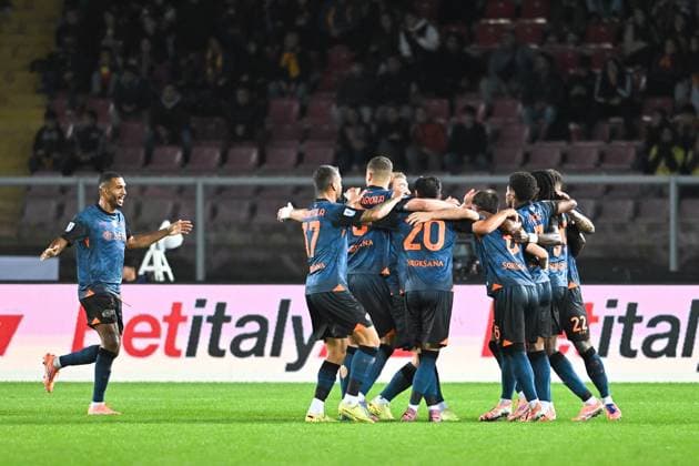 Foto IPP Marco Verri Lecce 28 10 25 Calcio Campionato Serie A 2025 2026 Lecce-Napoli nella foto Frank Anguissa, centrocampista del Napoli, esulta dopo il gol dello 0 a 1 Italy Photo Press - World Copyright Lecce italy Italy ITALY  Copyright: xR4924_italyphotopressx