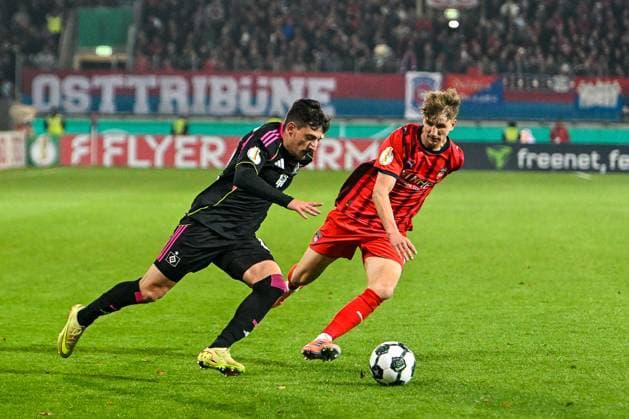 GER, DFB Pokal, 1. FC Heidenheim vs Hamburger SV 28.10.2025, Voith-Arena, Heidenheim, GER, DFB Pokal, 1. FC Heidenheim vs Hamburger SV, im Bild Giogi Gocholeishvili (Hamburger SV, 16), Jan Schöppner Schoeppner (Heidenheim, 3)